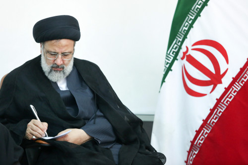 پیام تسلیت تولیت آستان قدس رضوی حجت الاسلام رئیسی در پی جان باختن کارکنان کشتی نفت‌کش