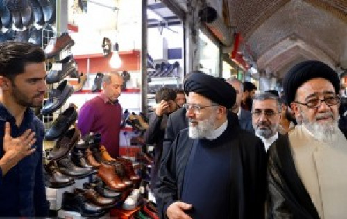 رئیس قوه قضاییه به صورت از پیش اعلام نشده، از بازار‌های کفش و فرش تبریز بازدید کرد