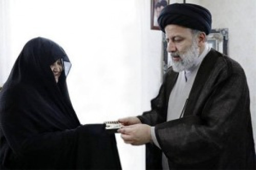 آیتالله رئیسی درگذشت همسر شهید نظرنژاد را تسلیت گفت