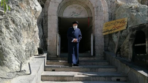 رئیسی در کهفالشهداء: وضع کشور متحول خواهد شد