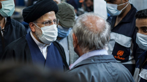 رئیسی: برای ساختن ایران قوی دست یاری به سوی همه نیروهای مولد و ضدفساد دراز می‌کنم