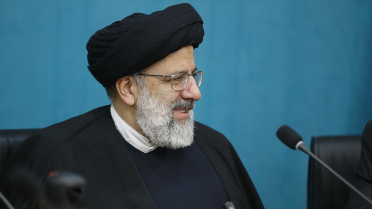 رئیسی در دیدار با جمعی از نخبگان جوان: جوانگرایی را معنا میبخشیم