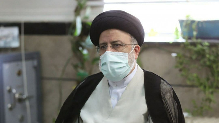 آیتالله رئیسی: دولت باید برای از بینبردن آسیبهای اجتماعی تلاش کند