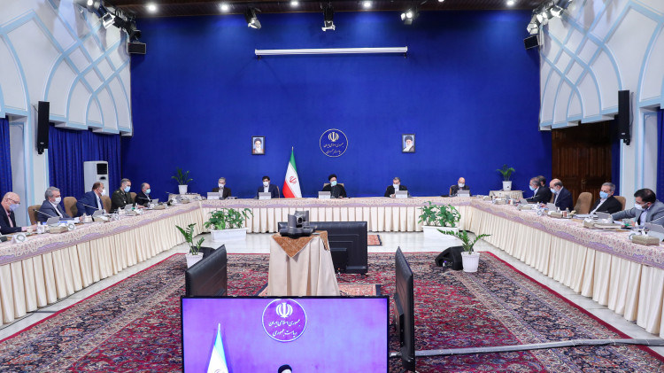 مسولین دستگاههای اجرایی، برای اصلاح ساختارهای فساد آفرین و قطع کردن دستهای پنهان رانت و فساد، اقدام کنند