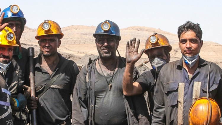 تصاویر بازدید آیت الله رئیسی از معدن زغال سنگ پروده طبس