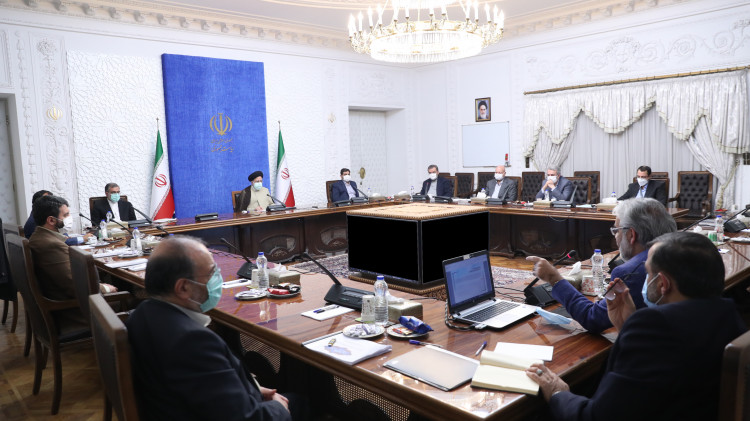 تداوم همکاری مؤثر تیم اقتصادی دولت برای ایجاد آرامش در بازار و تثبیت قیمتها ضروری است