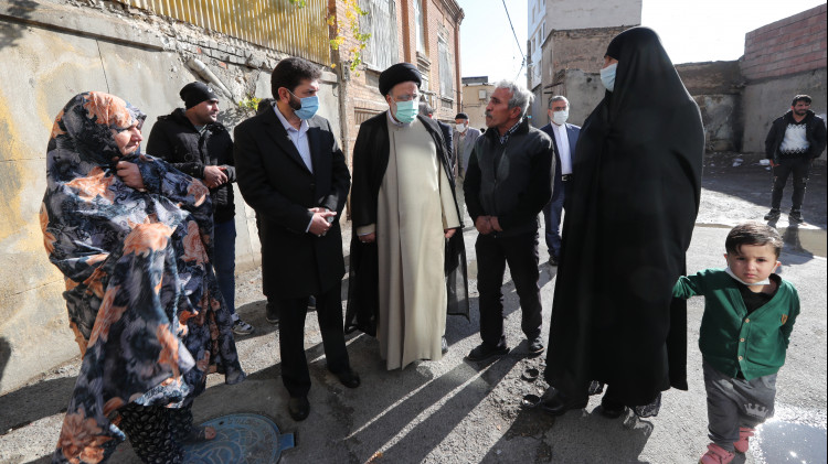 بازدید سرزده رئیس جمهور از محله هرندی تهران/ تاکید بر بهبود و اصلاح وضعیت مناطق محروم شهری