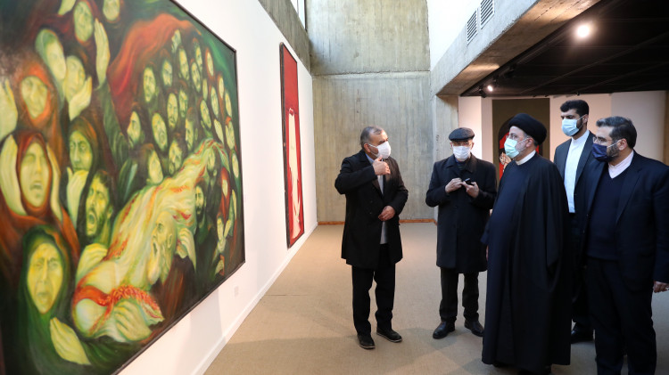 بازدید دکتر رئیسی از نمایشگاه «آینه در آینه» در موزه‌ هنرهای معاصر تهران
