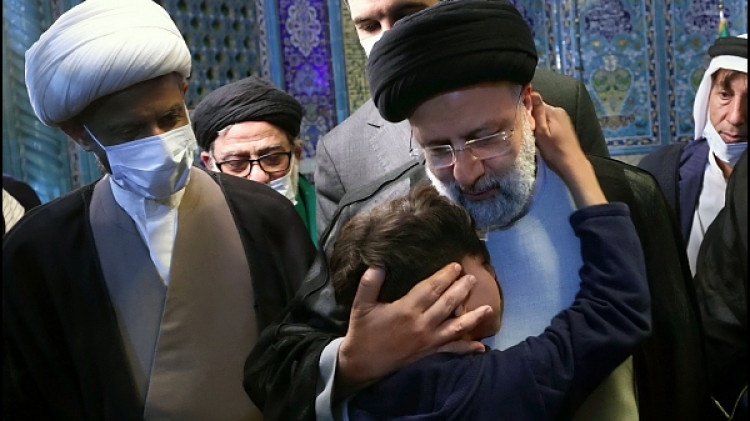 رنج مردم را در سفرهای استانی و ملاقاتهای عمومی لمس میکنم