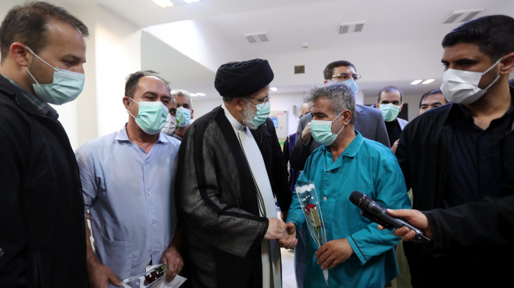 بازدید آیتالله رئیسی از مجتمع بازتوانی جانبازان اعصاب و روان