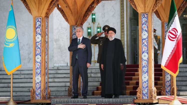 استقبال رسمی آیت الله رئیسی از رئیس جمهور قزاقستان