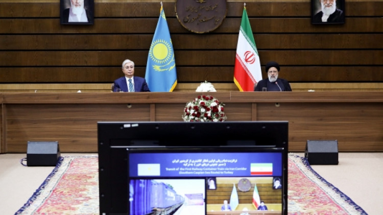 آیت‌الله رئیسی: نقش‌آفرینی موثر در افزایش همگرایی منطقه‌ای از طریق گسترش تجارت از اولویت‌های سیاست خارجی ایران است