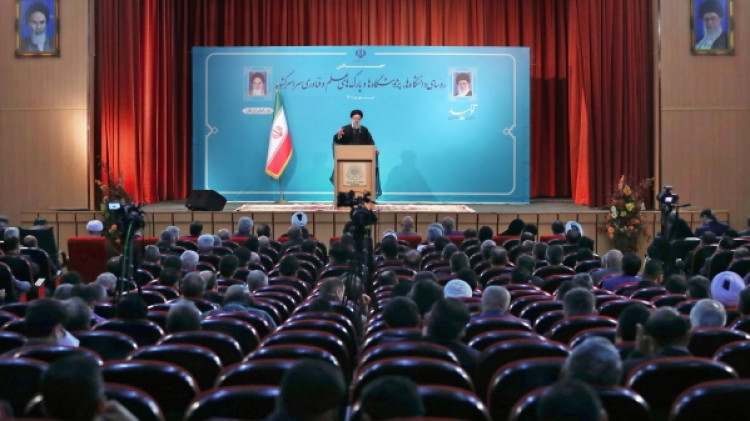 دانشگاه به عنوان اتاق فکر دولت تمام توان خود را برای ارتقای بهرهوری در کشور به کار گیرد