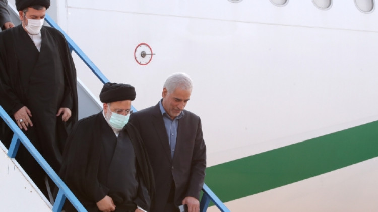 دکتر رئیسی به منظور افتتاح طرح بزرگ آبرسانی غدیر وارد دزفول شد