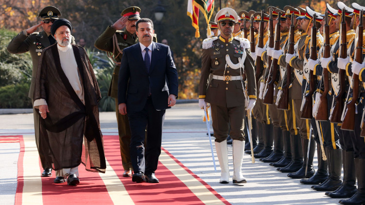 استقبال رسمی آیت‌الله رئیسی از نخست وزیر عراق