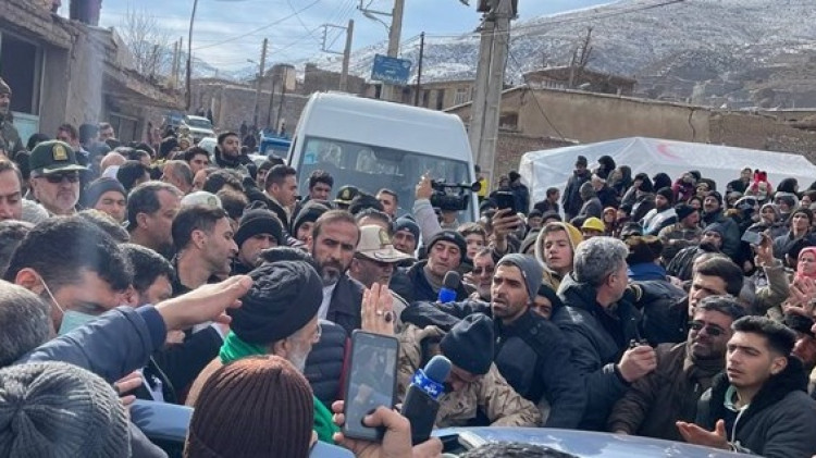 انسجام و همدلی مردم خوی بسیار به روند امدادرسانی کمک کرده است