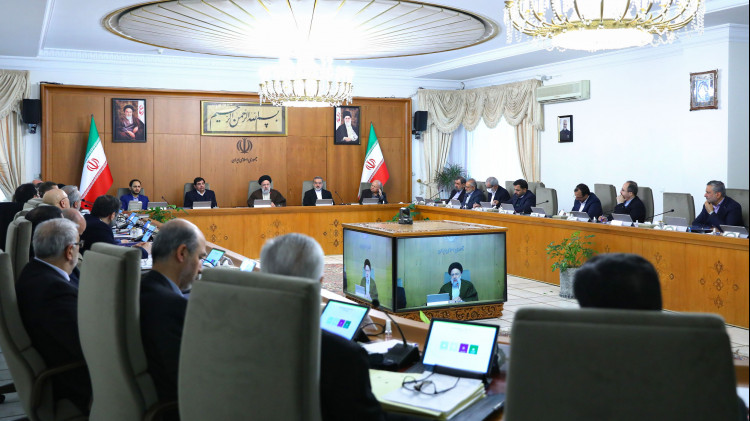 وزارت نفت برای بهینهُسازی مصرف بنزین بهویژه در تعطیلات نوروز طرح ارائه دهد