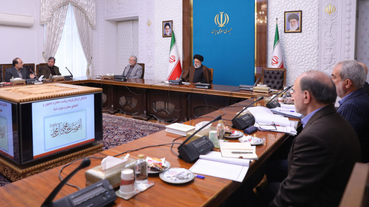 تصویب تشکیل مرکزیت هویت ملی ایرانی-اسلامی و گسترش فعالیت دستگاهها در این زمینه با محوریت بنیاد ایران شناسی