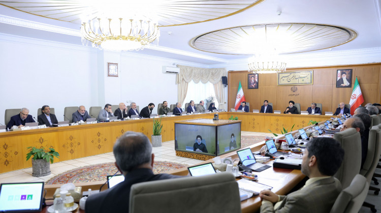 دستگاههای اجرایی تمام همت خود را برای خدمترسانی بهتر به ملت بزرگ ایران در ایام تعطیلات به کار گیرند