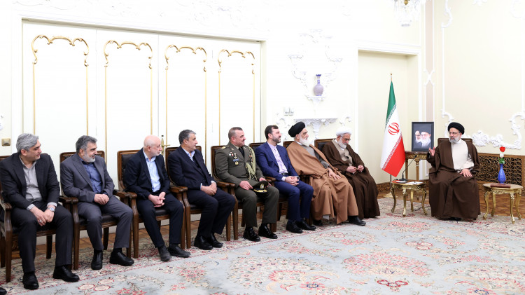 آیتالله رئیسی: سال ۱۴۰۲ سال تداوم تلاش مضاعف و شبانهروزی دولت برای خدمتگزاری است/ تاکید بر بسیج همه ظرفیتها و برنامهریزی منسجم برای تحقق شعار سال ۱۴۰۲