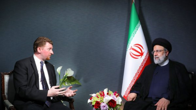 آمیختن سابقه تمدنی کهن با باورهای دینی قوی و ایمان به ارزشهای الهی آیندهای درخشان پیشروی ملت ایران ترسیم کرده است