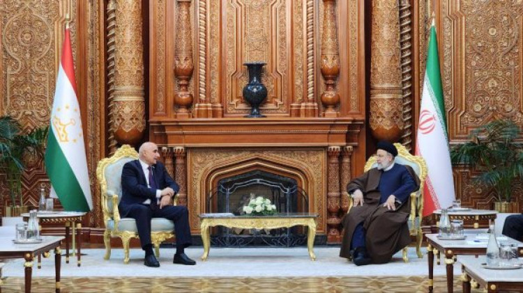 دکتر رئیسی: پارلمانهای ایران و تاجیکستان نقش مهمی در اجرایی شدن توافقات فیمابین دارند/ قدردانی رئیس مجلس تاجیکستان از رویکرد سازنده دولت دکتر رئیسی در اولویتدهی به تقویت روابط با همسایگان