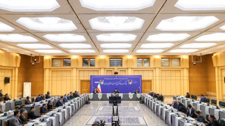 تقدیر از عملکرد بانک مرکزی در کنترل موفق رشد نقدینگی و ایجاد ثبات در بازار ارز/ بکارگیری اهرم نظام بانکی در مسیر افزایش سرمایهگذاری و حمایت از تولید از وظایف مهم بانک مرکزی است/ تصمیمسازی در نظام اقتصادی باید به سمت حفظ ذخایر بانک مرکزی معطوف باشد/