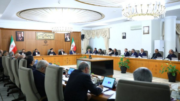 پیگیری وضعیت آموزشی و نمرات دانشآموزان از سوی دکتر رئیسی/ گزارش وزیر بهداشت و معاون علمی و فناوری رئیس جمهور از رونمایی 22 نوع دارو و تجهیزات پزشکی در نمایشگاه سلامت بنیان