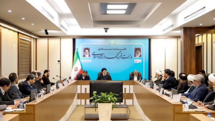 تحقق، حفظ، ارتقا و مقابله با تهدیدات هویت ایرانی-اسلامی 4 ماموریت اساسی وزارت فرهنگ و ارشاد اسلامی/ ضرورت توجه به ظرفیتهای داخلی در تولید اسباببازی، پویانمایی، بازیهای رایانهای و محتوای فرهنگی/ تاکید بر صیانت از آزادی اندیشه، قلم و بیان به عنوان