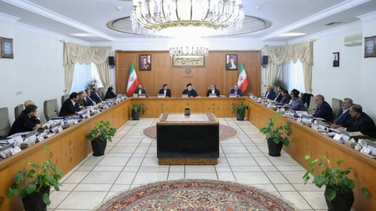 قدردانی دکتر رئیسی از تلاشهای مجاهدانه بخشهای مختلف برای تامین و حفظ امنیت/ اردوهای راهیان نور میتواند در جهت ایجاد امید در جامعه نقشآفرینی موثری کند/ گزارش وزیر اقتصاد از افزایش 270 هزار میلیارد تومانی سرمایه بانکها در 2.5 سال گذشته
