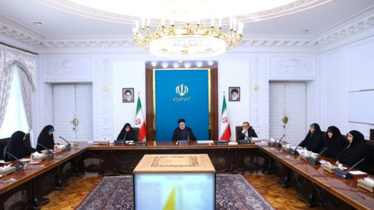 انقلاب اسلامی، دینداری، حضور آگاهانه و مسئولیتپذیری را به عنوان مشخصههای بارز زن ایرانی به جهان معرفی کرد/ توانمندسازی و توسعه مشارکت اجتماعی زنان در سطوح مدیریتی سیاست مورد تاکید دولت مردمی است/ ضرورت پیگیری مستمر نظام مسائل زنان و به روز کردن آن