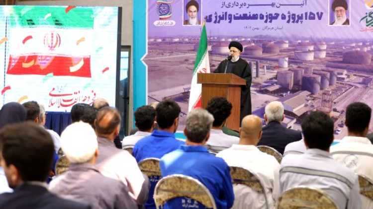 یکی از جلوههای مهم استقلال کشور، استقلال اقتصادی است/ افتتاح واحدهای صنعتی و تولیدی گام مهمی در جهت ارتقای استقلال سیاسی کشور محسوب میشود/ امروز عنوان ایران پیشرفته و فنآور زیبنده ایران اسلامی است