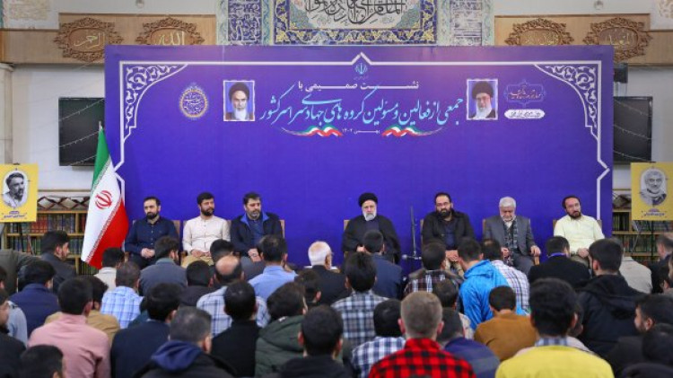 مسئلهیابی، یافتن راهکار و تلاش برای حل مسئله از مهمترین کارهای گروههای جهادی است/ دولت مردمی تداوم حرکت جهادی را از برنامههای اصلی خود میداند/ جهاد تبیین از عرصههای مهم کار جهادی محسوب میشود