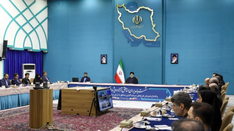 ضرورت تدوین لایحهای جامع برای رفع موانع موجود در مناطق آزاد و ویژه/ لزوم اصلاح فرآیند طولانی و پیچیده جذب سرمایهگذاری در این مناطق