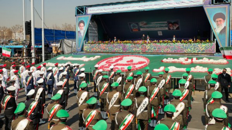راهپیمایی 22 بهمن نه گرامیداشت یک رخداد در 45 سال گذشته بلکه پاسداشت گفتمانی است که امروز و آینده ایران را رقم میزند/ دولت مردمی تلاش میکند کشور را بر همان ریلگذاری که امام و رهبری انجام دادند، اداره کند/ ملت ایران ثابت کرد با ابتناء به مبانی انقل