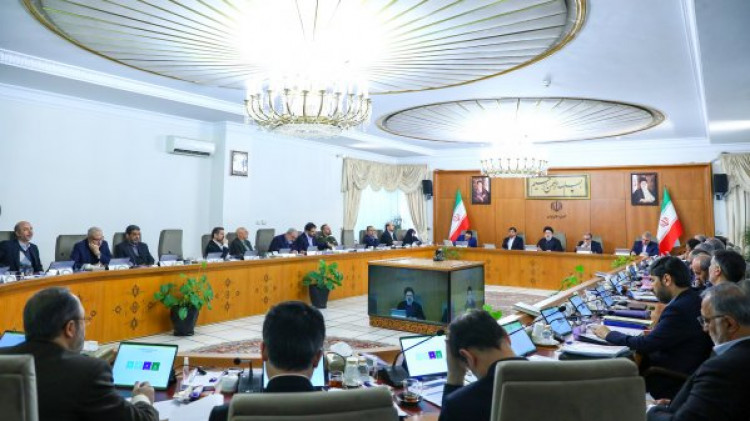 تاکید دکتر رئیسی بر تجدیدنظر در انتصاب مدیران پروازی و غیربومی/ گزارش وزیر راه از رکوردشکنی آمار ترانزیت کشور/ خبر وزیر صمت درباره تولید اولین خودروی ایرانی در تراز جهانی
