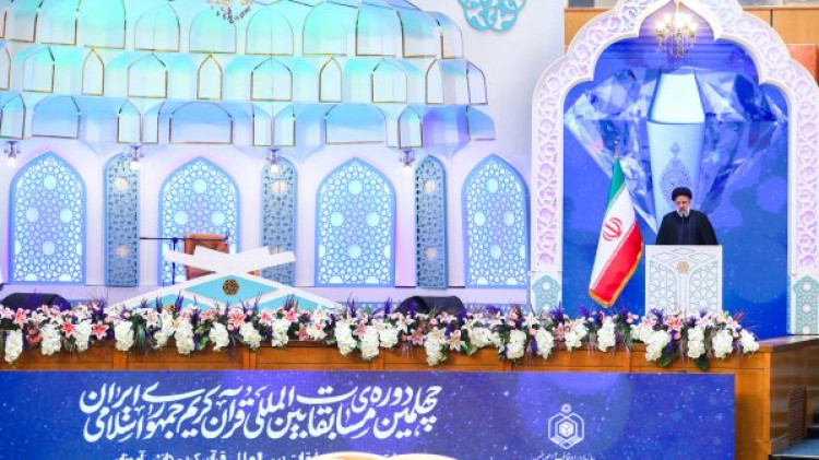 امروز وظیفه همه حافظان و قاریان قرآن روشنگری در جامعه با آیات نورانی قرآن کریم است/ این گردهمایی میتواند منادی تشکیل امت واحده و مقاومت در مقابل ظلم در جهان باشد/ ظلم امروز بر مردم غزه ناشی از مهجوریت قرآن در میان کشورهای اسلامی است