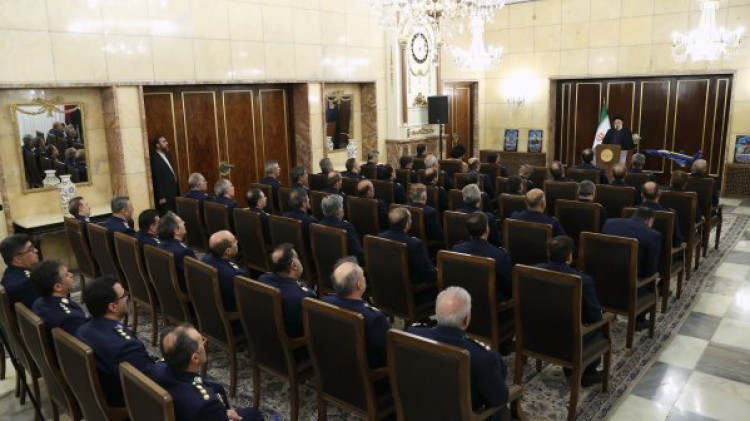 بیعت همافران با امام راحل در بهمن 57 در دوران دفاع مقدس و پشتیبانی از نیروهای مدافع حرم عینیت یافت