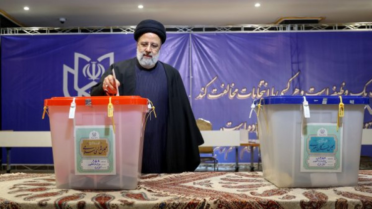 مشارکت دکتر رئیسی در انتخابات مجالس شورای اسلامی و خبرگان رهبری/ بازدید از بخشهای مختلف ستاد انتخابات کشور و روند اخذ آرا