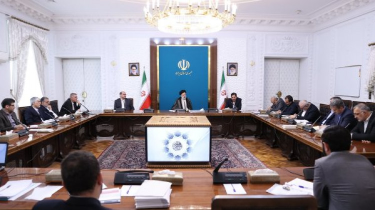 پیگیری آخرین وضعیت توافقات و قراردادهای بینالمللی دولت/ بررسی دلایل معطلی بیش از 10 ساله برخی توافقات کلان با برخی از کشورها در حوزههای نفتی و حمل و نقل/ دستور رئیس جمهور برای حل مشکلات پیشرو جهت تسریع در تحقق نتیجه نهایی و اجرایی شدن کامل برخی پر