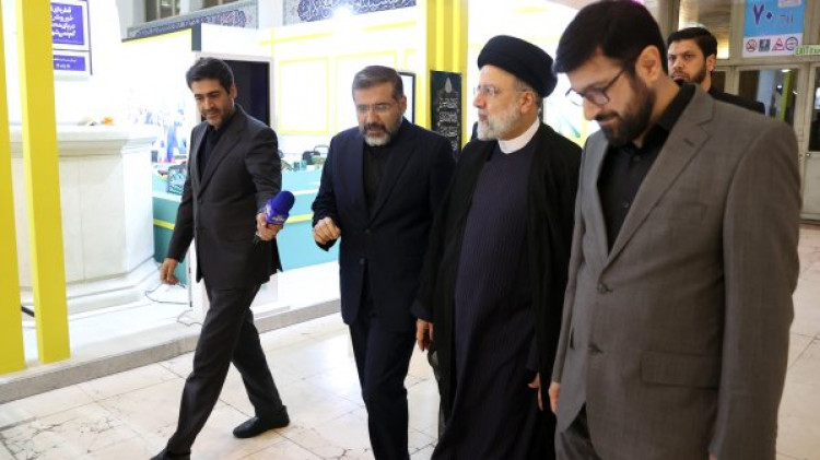 بازدید دکتر رئیسی از سی و یکمین نمایشگاه بینالمللی قرآن کریم
