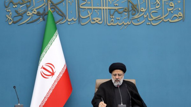 ملت بزرگ ایران در سایه وحدت ملی گامهای بلندی برای اعتلای کشور برخواهد داشت