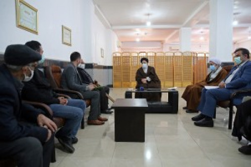 آیت الله رئیسی با تعدادی از مراجعه کنندگان به دادگستری مازندران دیدار و گفتگو کرد