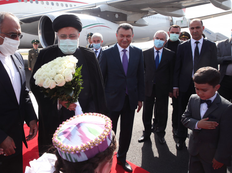 آیت‌الله رئیسی وارد دوشنبه پایتخت تاجیکستان شد