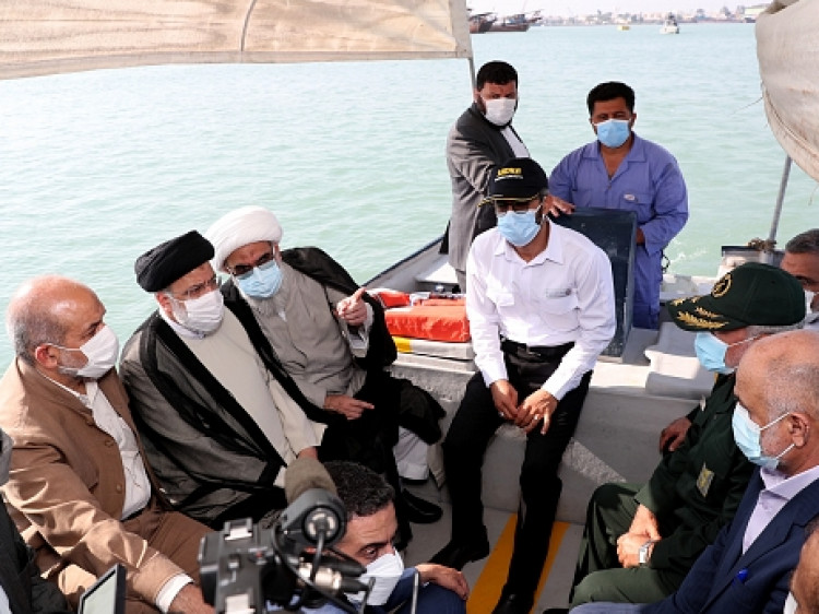 فیلم بازدید آیت الله رئیسی از موسسه صنعتی - دریایی شهید محلاتی بوشهر