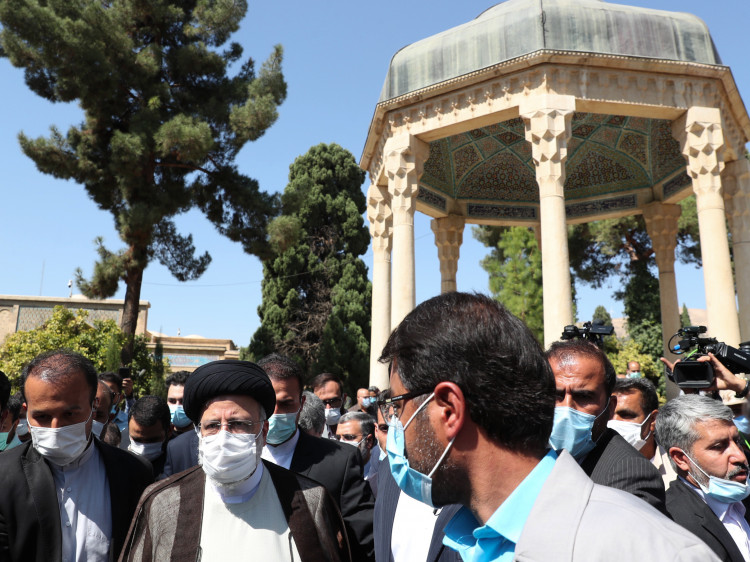 حضور آیت الله رئیسی در آرامگاه حافظ شیرازی