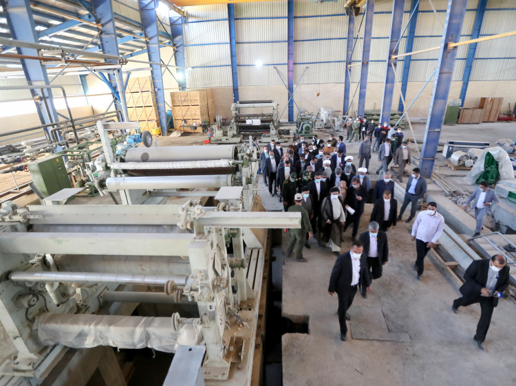 بازدید رئیس جمهور از کارخانه در حال ساخت کاغذ زاگرس فارس/ تاکید بر ضرورت خودکفایی در تولید کاغذ