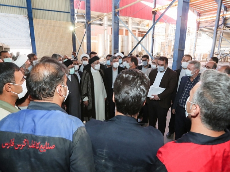 فیلم بازدید رئیس جمهور از کارخانه در حال ساخت کاغذ زاگرس فارس
