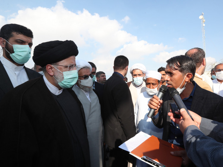 تصاویر حضور و سخنرانی در جمع اهالی روستای گورزین قشم