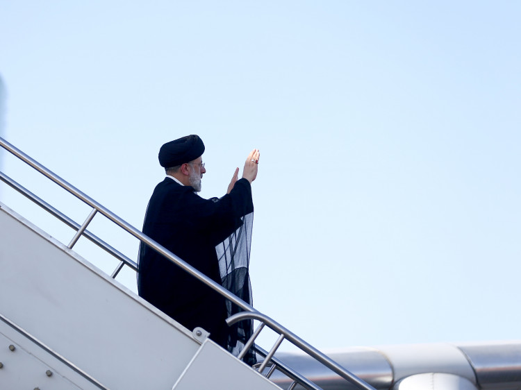 آیت الله رئیسی تهران را به مقصد مسکو ترک کرد